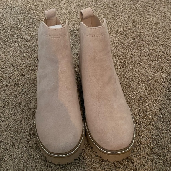 Brand new size 7 tan/cream dolce vita Chelsea boot - Picture 9 of 10